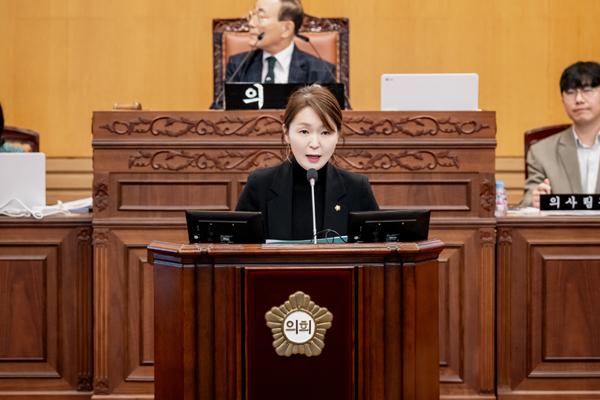 5분 발언를 하고있는 김상희 의원
